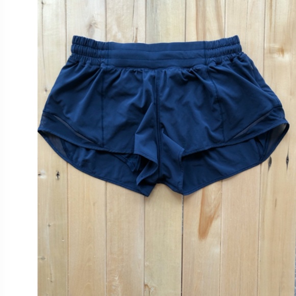 Lululemon Hotty Hot (Size 10) - Picture 3 of 4